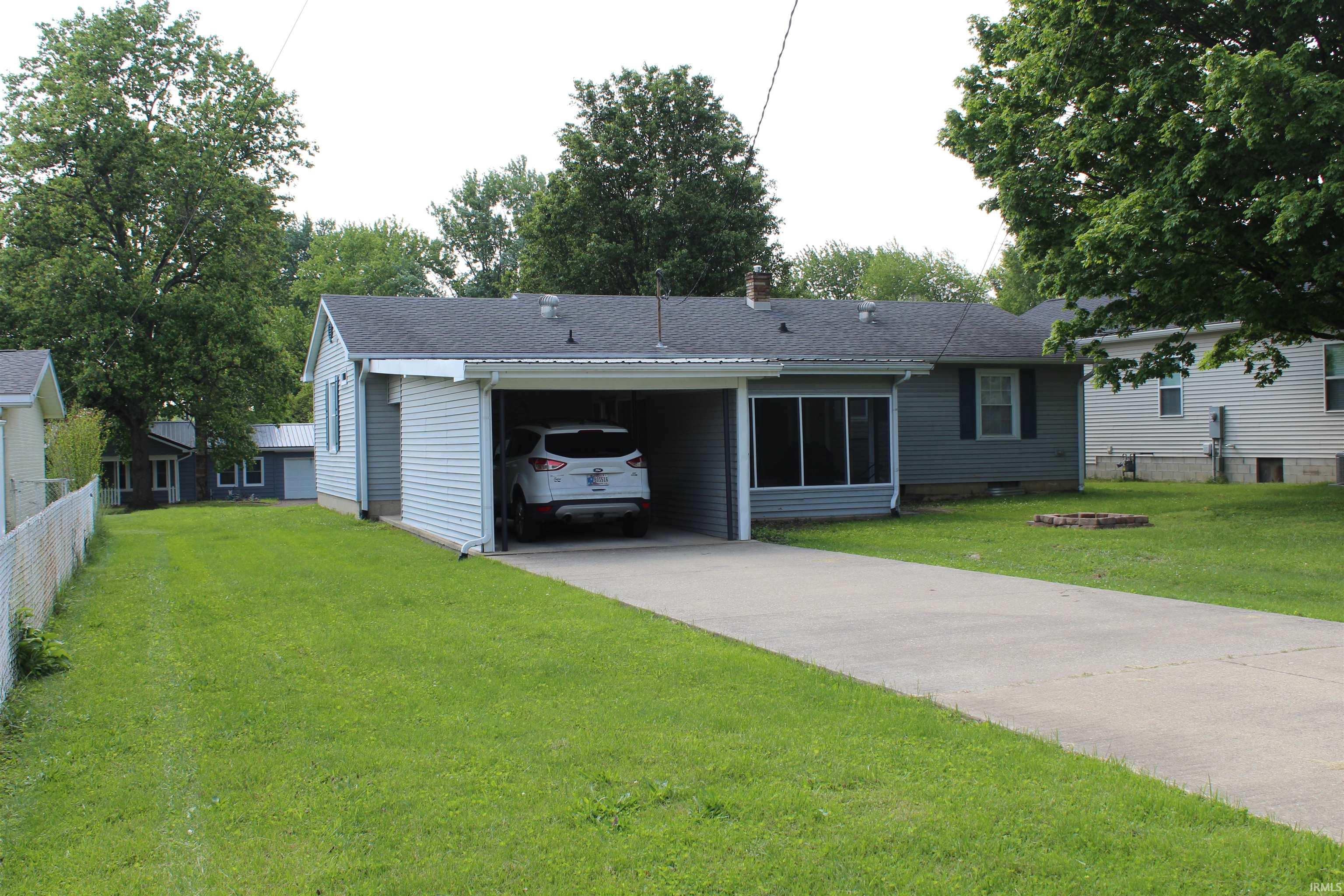2812 Eastern Avenue Bedford, IN 47421 - Photo 2 of 23