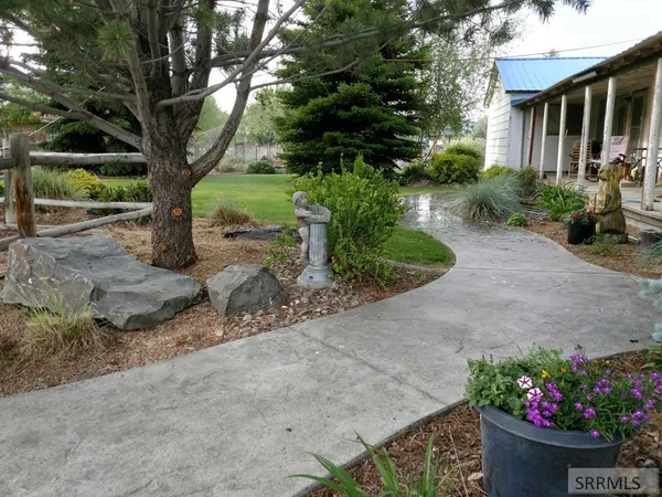 $989,000 | 8 Goodman Lane, Salmon, ID 83467