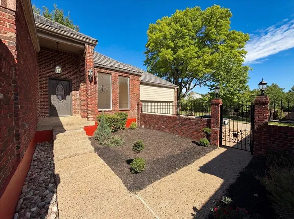 $600,000 | 1708 Crockett Circle, Irving, TX 75038