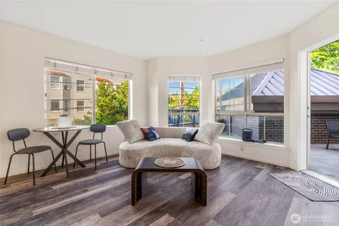 $300,000 | 1125 East Olive Street, Unit 202, Seattle, WA 98122