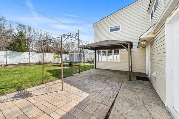 $790,000 | 116 Red Maple Drive North, Levittown, NY 11756