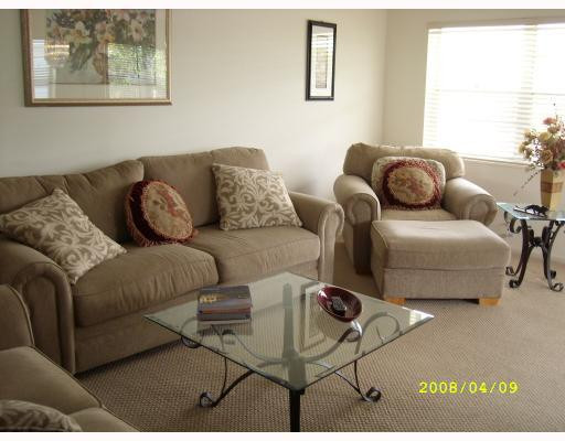 252 Durham, Unit 252 Deerfield Beach, FL 33442 - Photo 1 of 7 Living Room