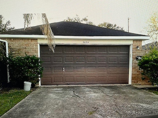 5654 Allendale Road Houston, TX 77017 - Photo 2 of 11 a front view of a house with a yard