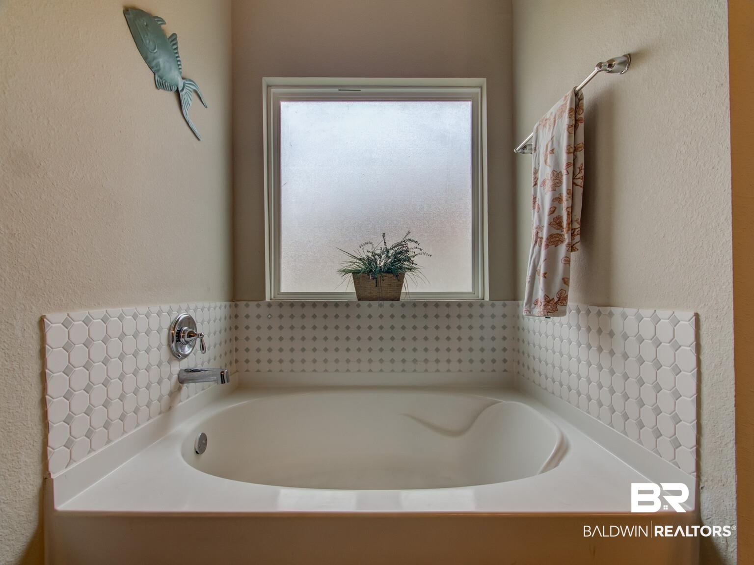 15544 Troon Drive Foley, AL 36535 - Photo 29 of 41 Soaking Tub