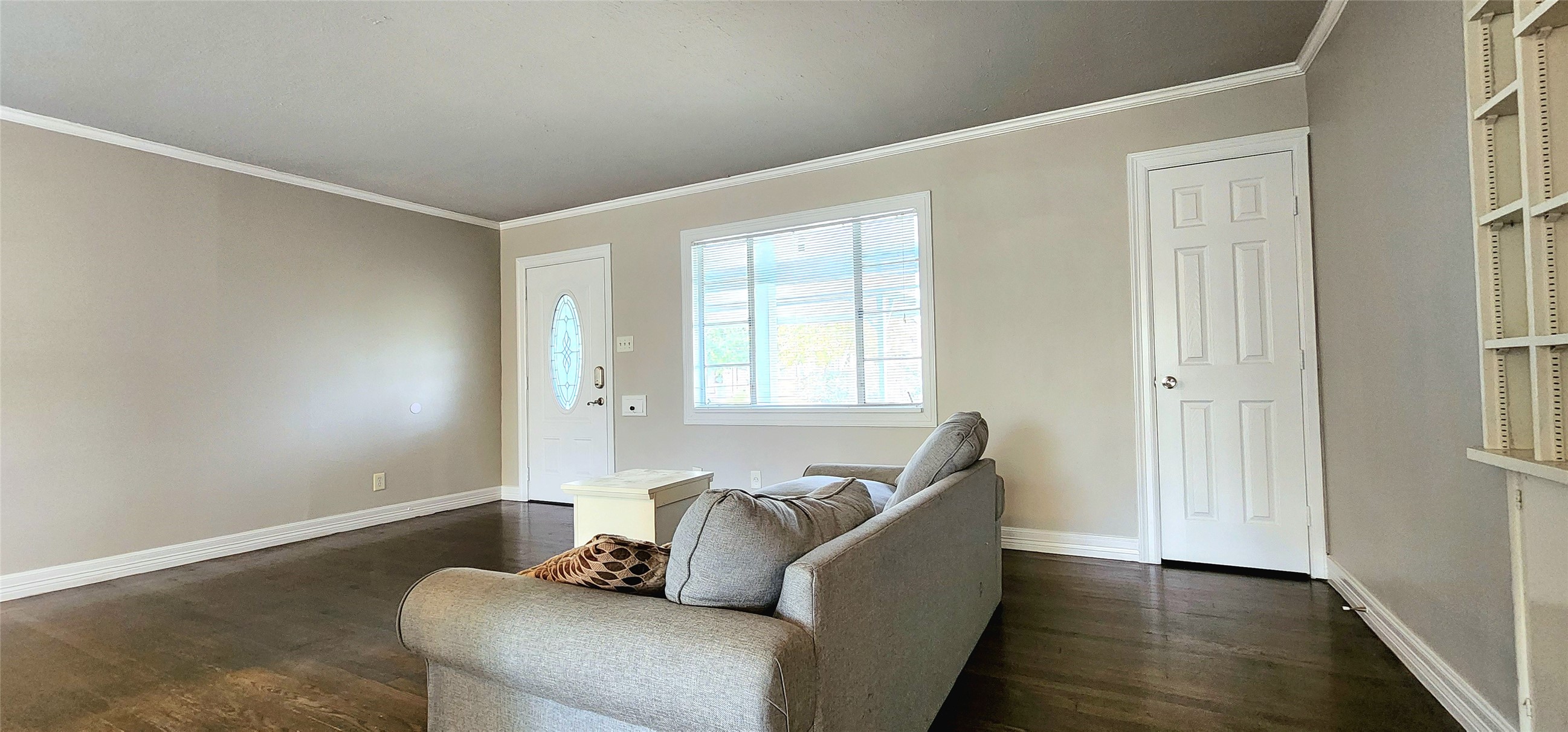 6927 Burgess Street Houston, TX 77021 - Photo 11 of 22 a living room with furniture and a window