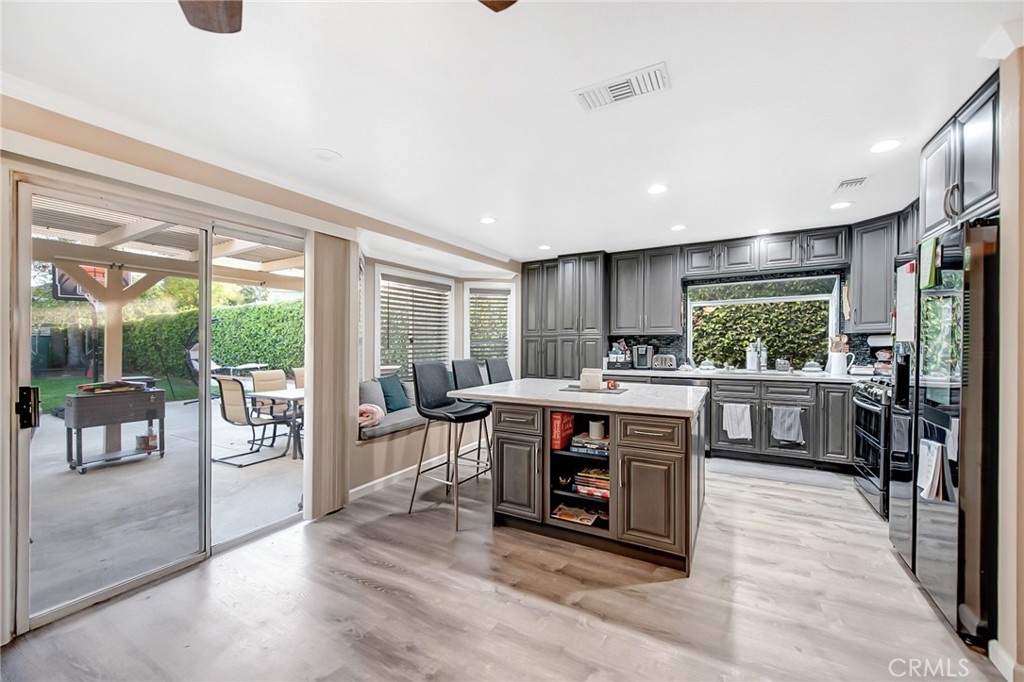 10 Valley Crest Road Simi Valley, CA 93065 - Photo 13 of 56