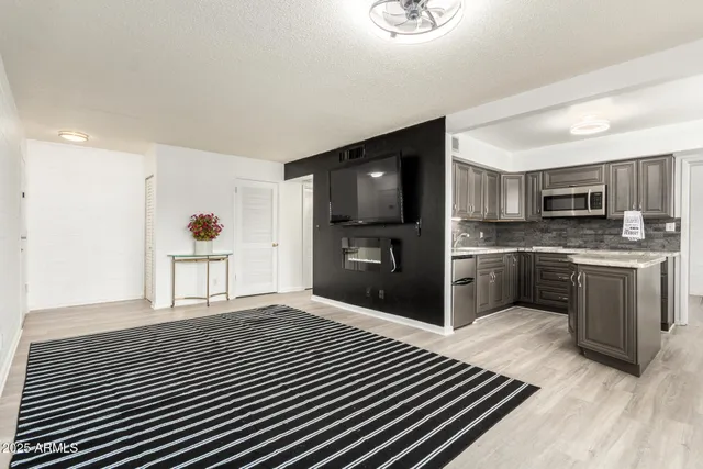 $140,000 | 8221 East Garfield Street, Unit L214, Scottsdale, AZ 85257