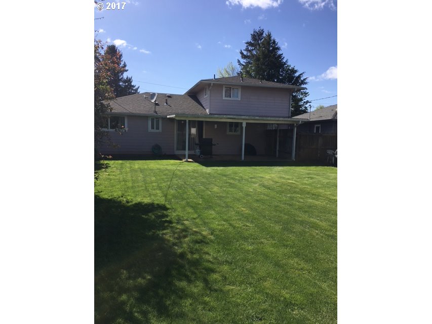 1517 Kelly Boulevard Springfield, OR 97477 - Photo 2 of 10 Gallery Image 2