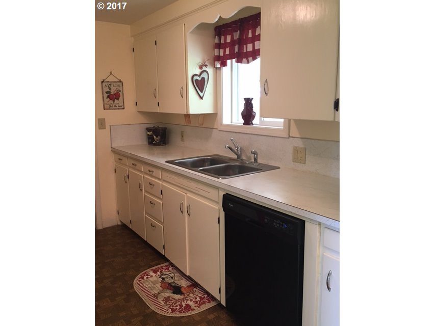 1517 Kelly Boulevard Springfield, OR 97477 - Photo 5 of 10 Gallery Image 5