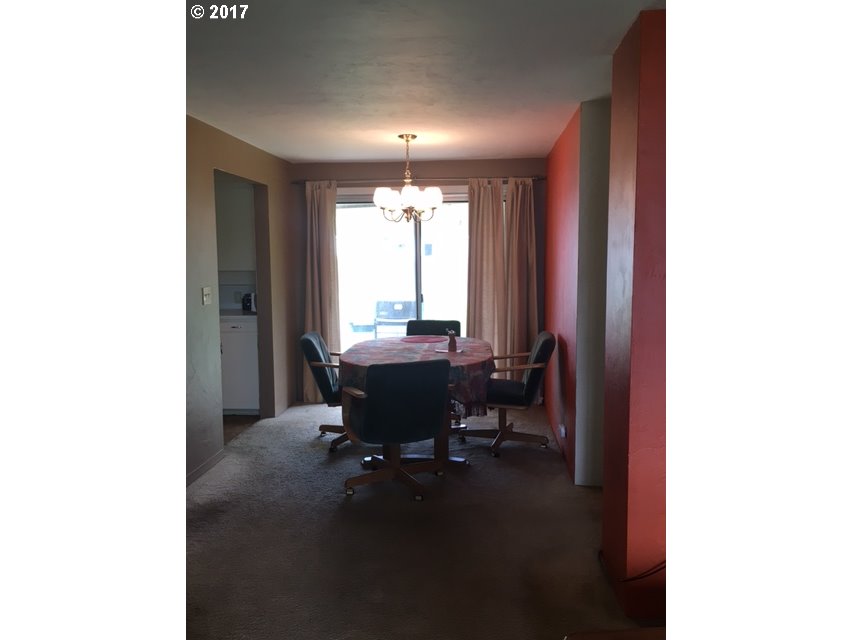 1517 Kelly Boulevard Springfield, OR 97477 - Photo 6 of 10 Gallery Image 6