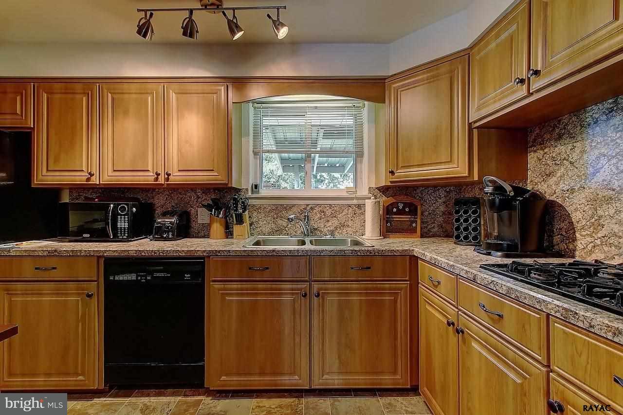 1301 Wogan Road York, PA 17404 - Photo 11 of 27