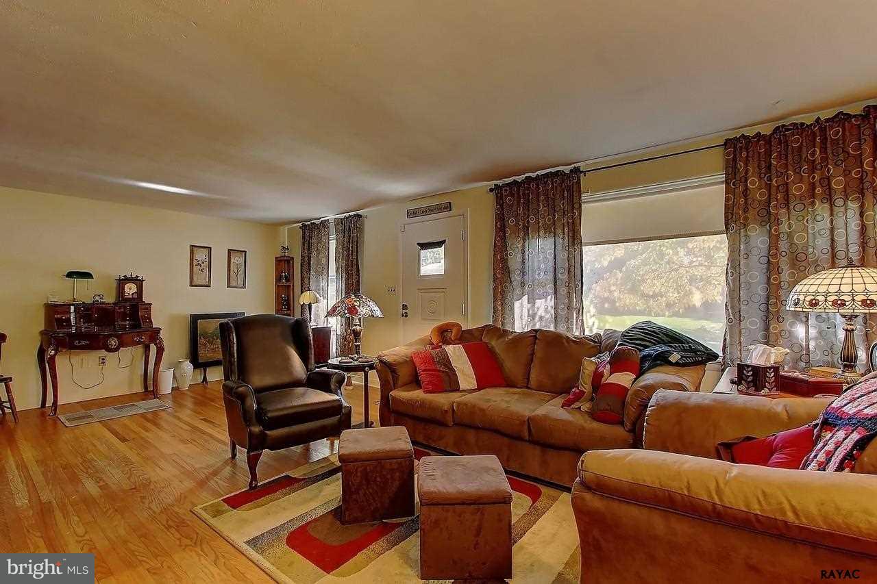 1301 Wogan Road York, PA 17404 - Photo 3 of 27