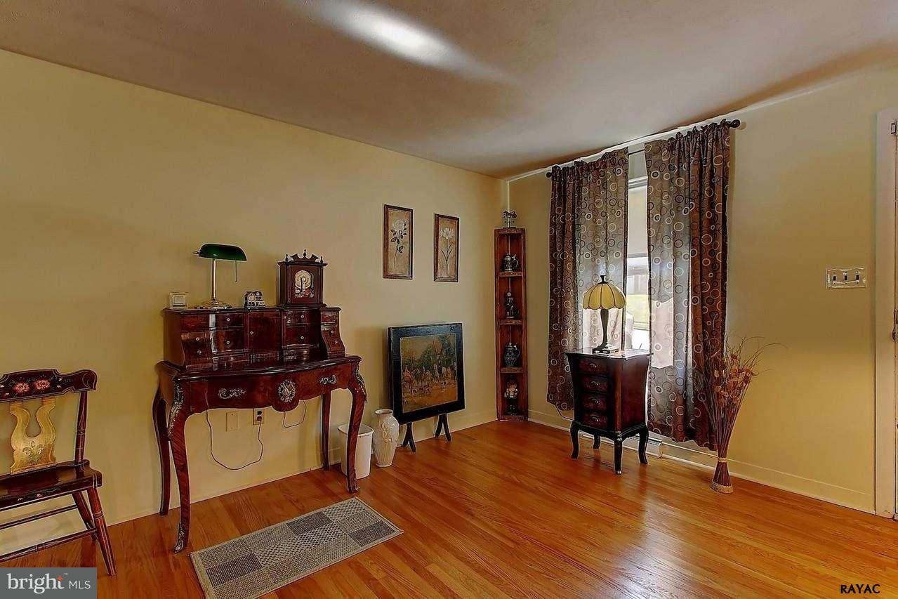 1301 Wogan Road York, PA 17404 - Photo 5 of 27