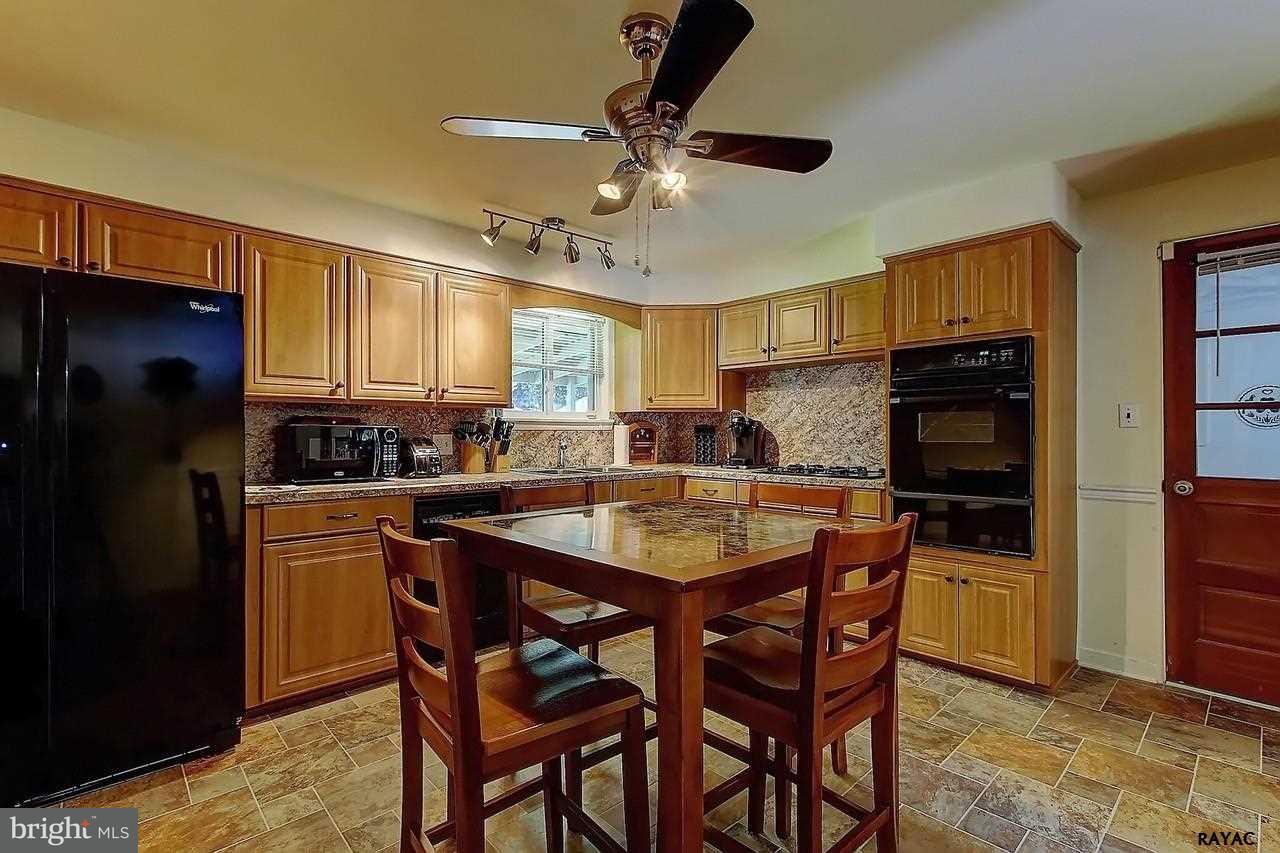 1301 Wogan Road York, PA 17404 - Photo 9 of 27