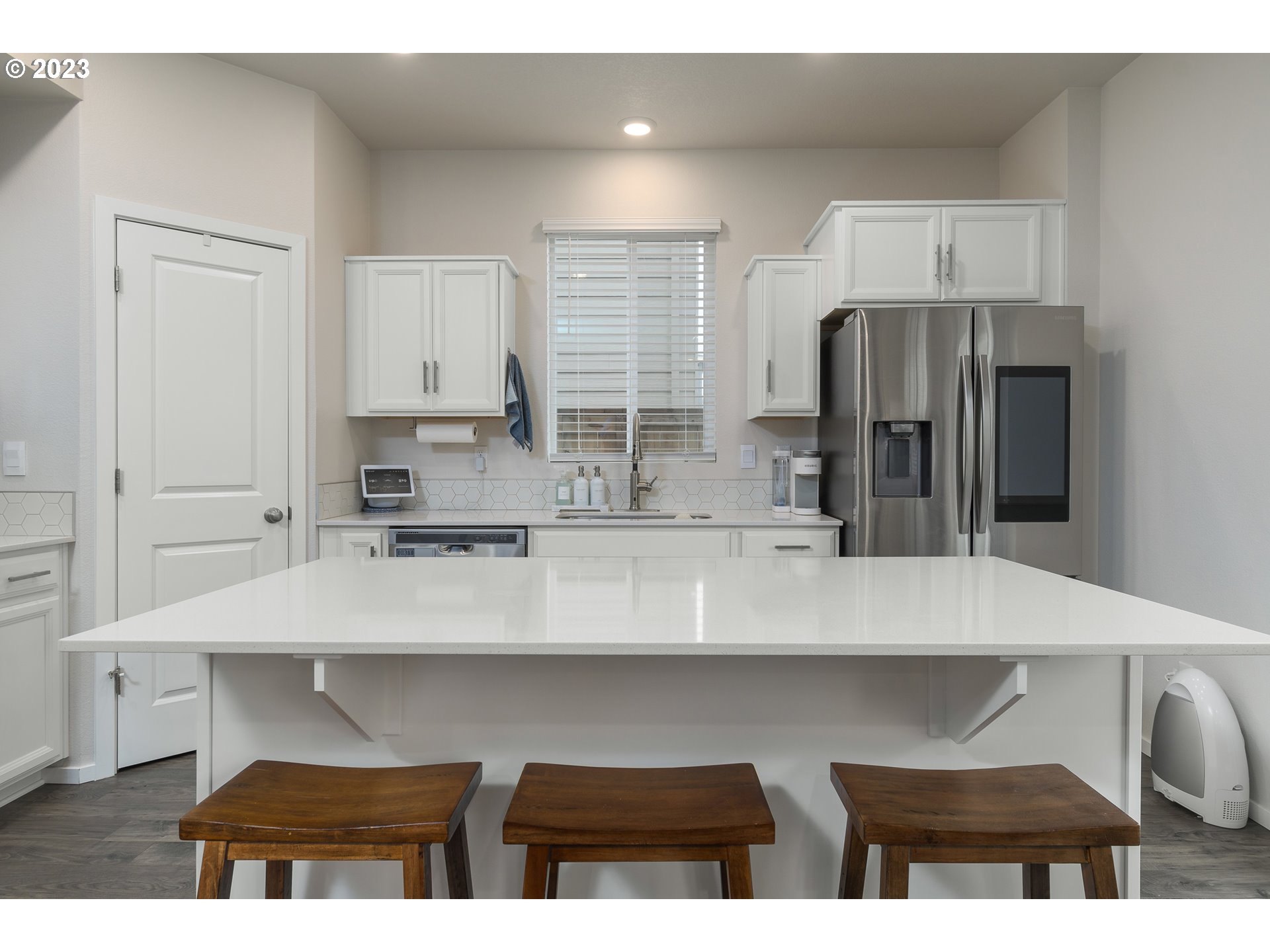 2914 Fenya Street Springfield, OR 97477 - Photo 13 of 35 a kitchen with cabinets table and chairs