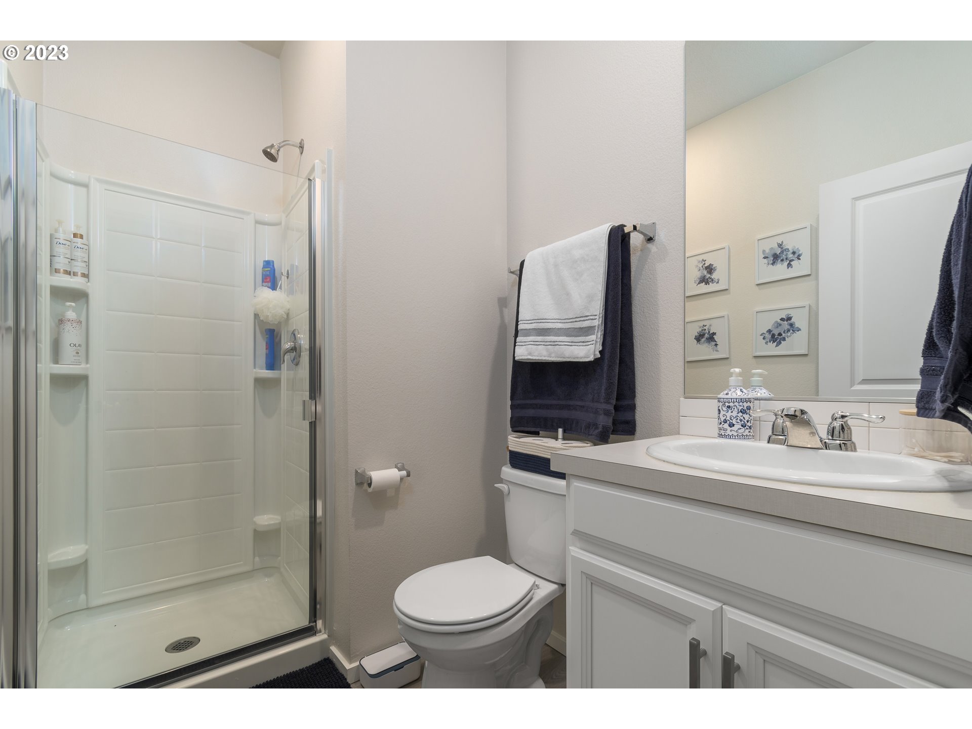 2914 Fenya Street Springfield, OR 97477 - Photo 19 of 35 a bathroom with a sink toilet and shower