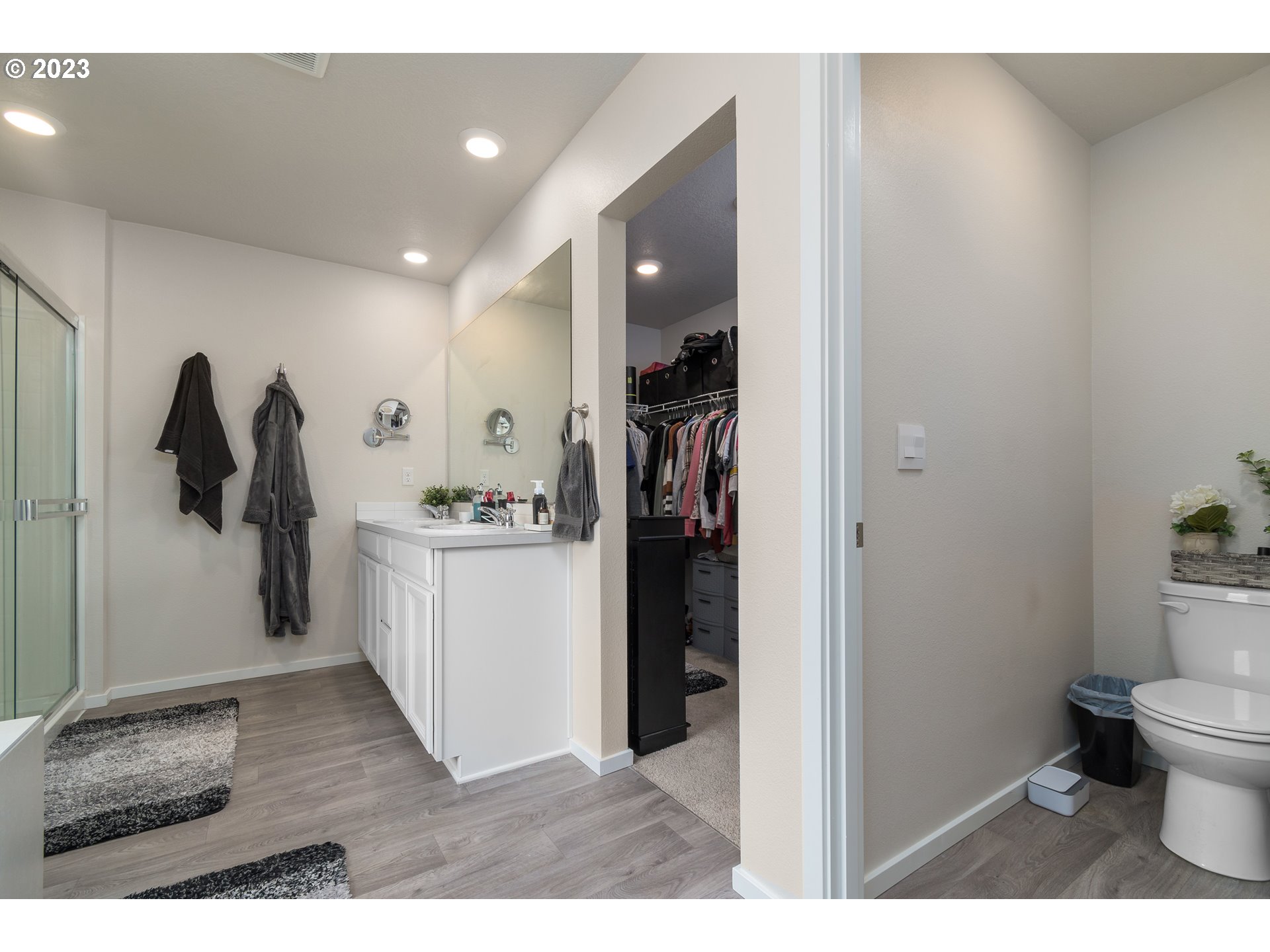 2914 Fenya Street Springfield, OR 97477 - Photo 29 of 35 a bathroom with a sink and a toilet