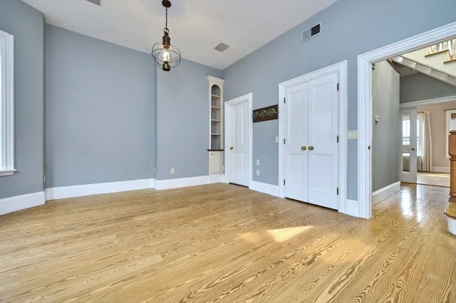 a picture of a wall with a white wall and a white wall