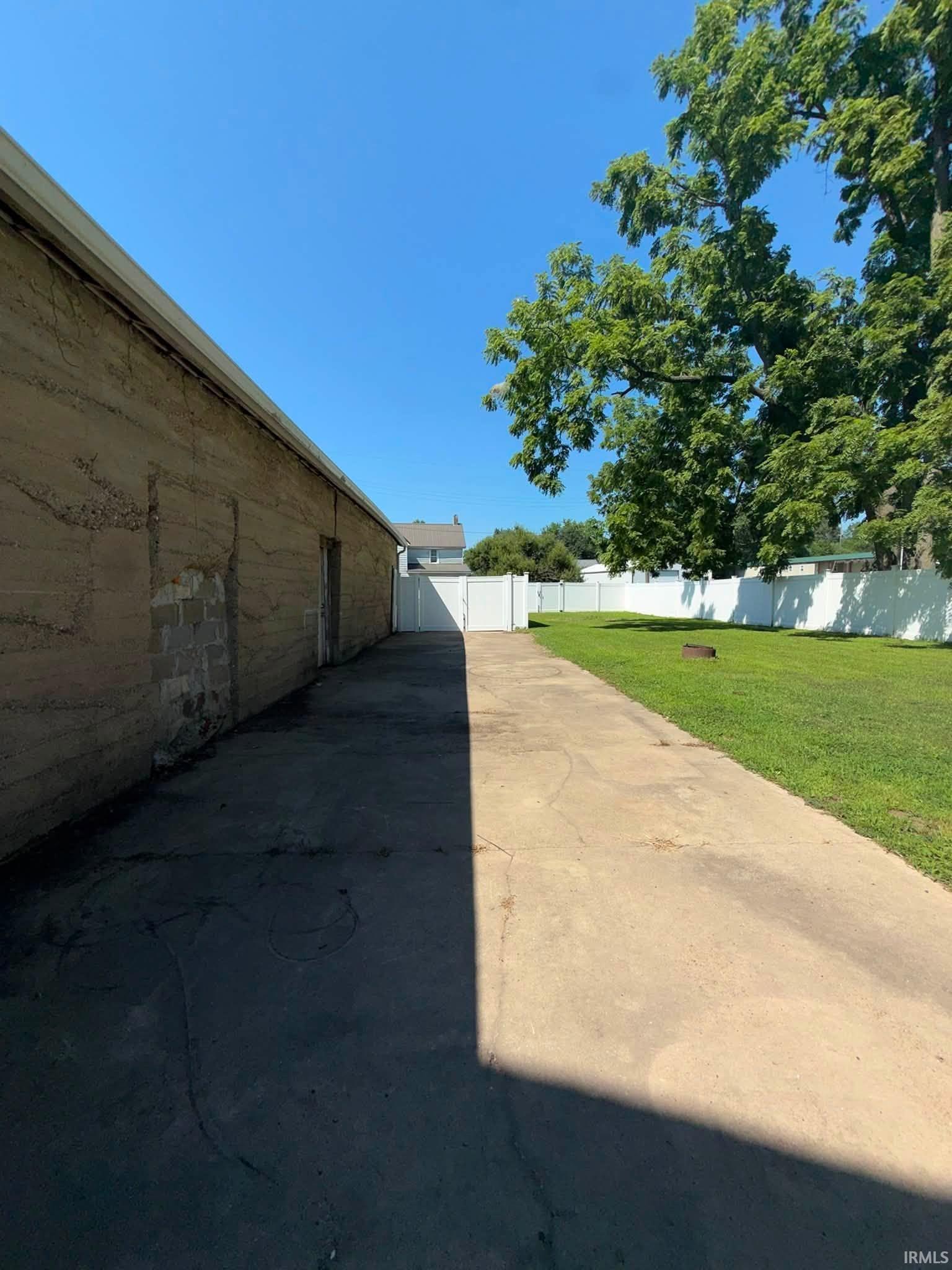 204 State Street Oaktown, IN 47561 - Photo 25 of 37