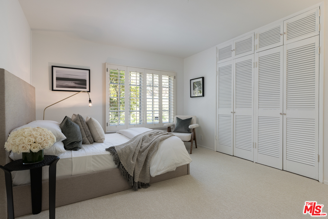 10120 Cielo Drive Beverly Hills, CA 90210 - Photo 14 of 23