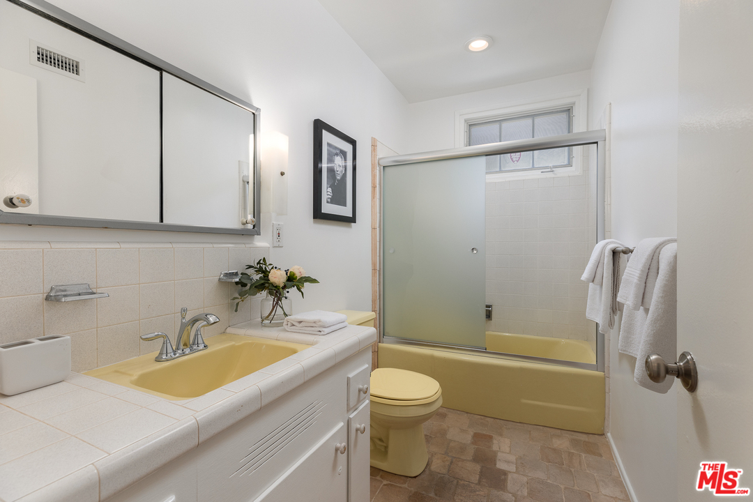 10120 Cielo Drive Beverly Hills, CA 90210 - Photo 15 of 23