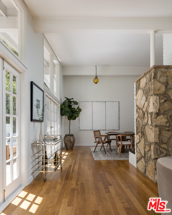 10120 Cielo Drive Beverly Hills, CA 90210 - Photo 6 of 23