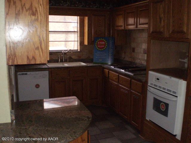 2706 Emory Drive Amarillo, TX 79110 - Photo 4 of 9 Kitchen