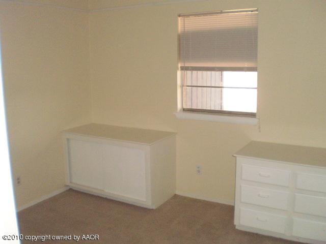 2706 Emory Drive Amarillo, TX 79110 - Photo 6 of 9 bedroom with builtins