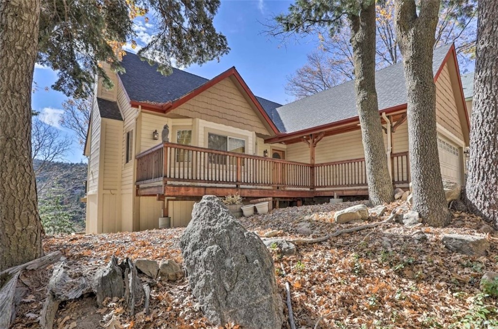 26388 Thunderbird Drive Lake Arrowhead, CA 92352 - Photo 2 of 27 a view of a house with a yard