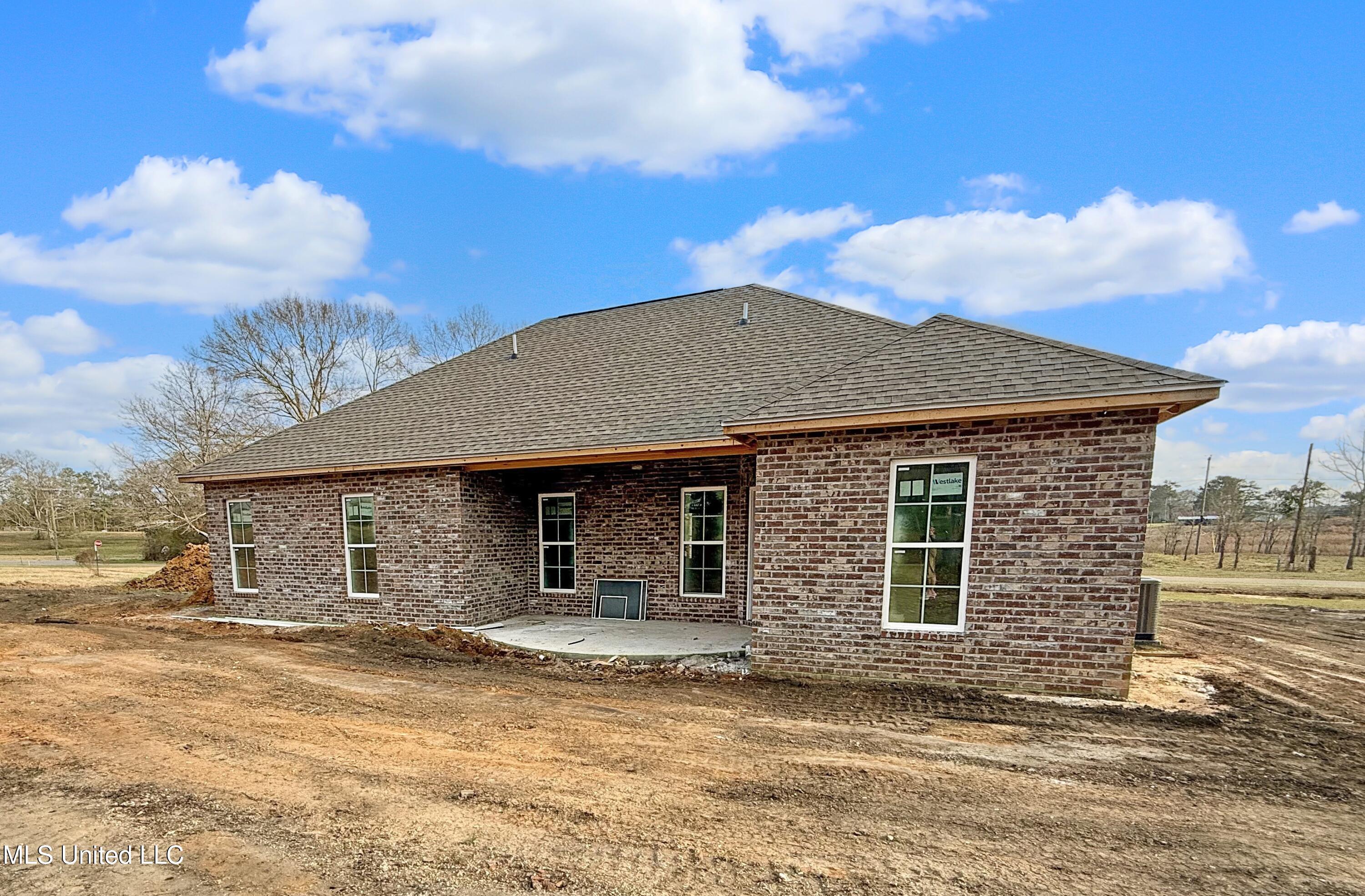 369 Old Highway 24 West Kokomo, MS 39643 - Photo 2 of 3 IMG_3693