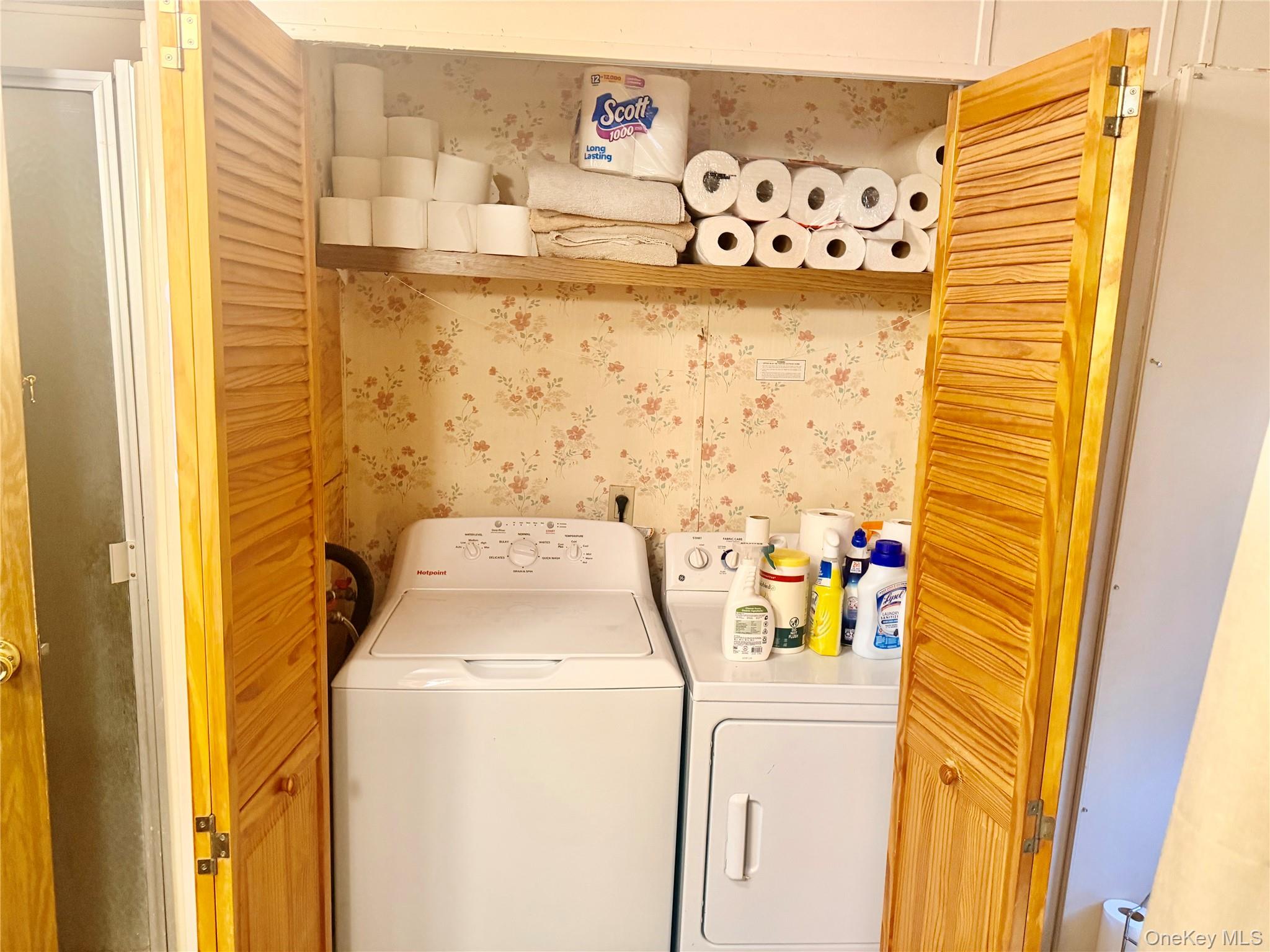 63 Tanglewood Road Hopewell Junction, NY 12533 - Photo 22 of 25 a utility room with a washer and dryer