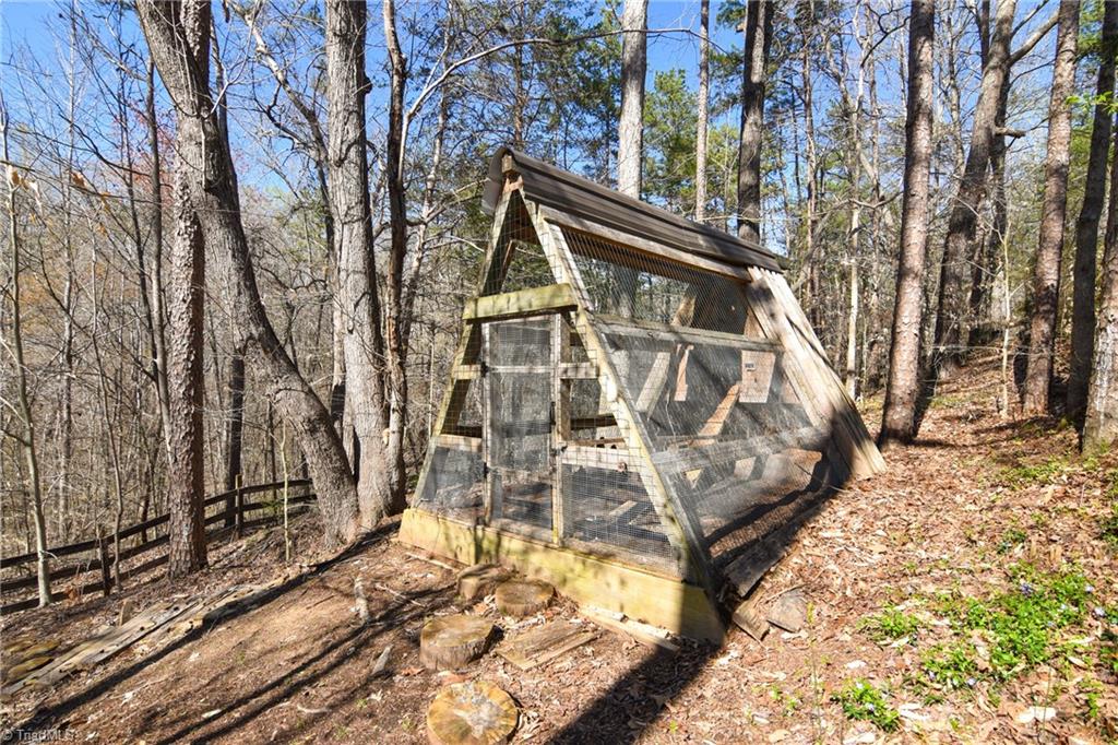 4840 Bent Ridge Lane Clemmons, NC 27012 - Photo 37 of 41 Chicken Coop
