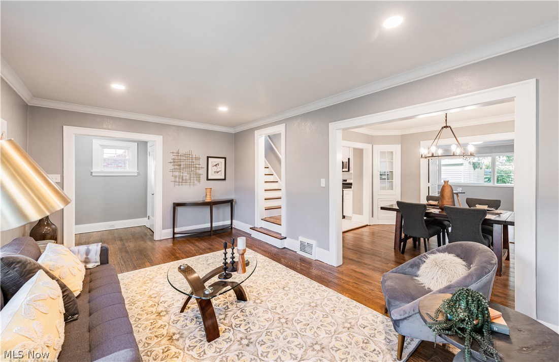 3373 Cedarbrook Road Cleveland, OH 44118 - Photo 3 of 34 Gallery Image 3