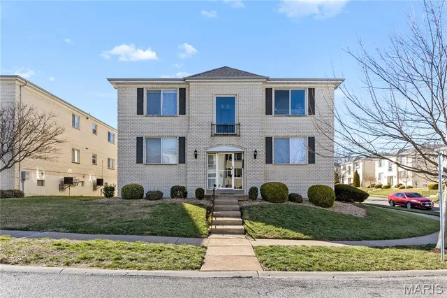 $189,000 | 10022 Chardin Way, Unit 3, St. Louis, MO 63128