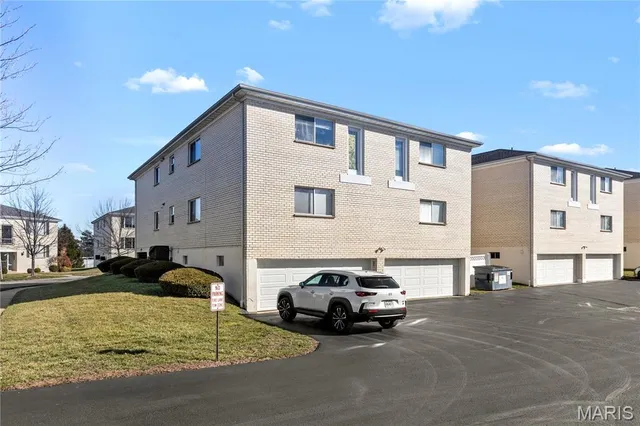 $189,000 | 10022 Chardin Way, Unit 3, St. Louis, MO 63128
