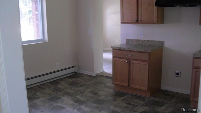 2445 East Thirteen Mile Road Warren, MI 48092 - Photo 29 of 41 CIMG2333 (800x449).jpg