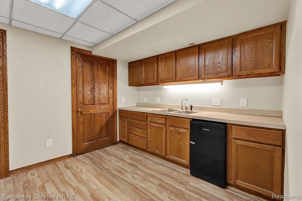 2411 Rochelle Park Drive Rochester Hills, MI 48309 - Photo 30 of 41