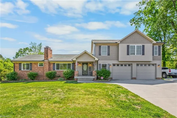 $390,000 | 4015 North Main Street, High Point, NC 27265