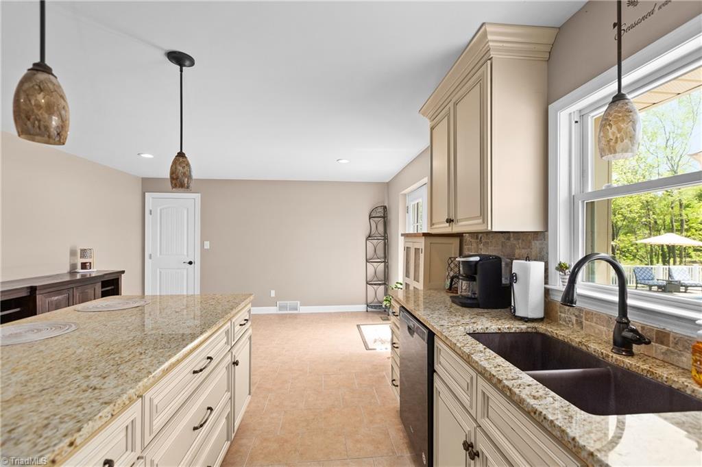 4015 North Main Street High Point, NC 27265 - Photo 15 of 45