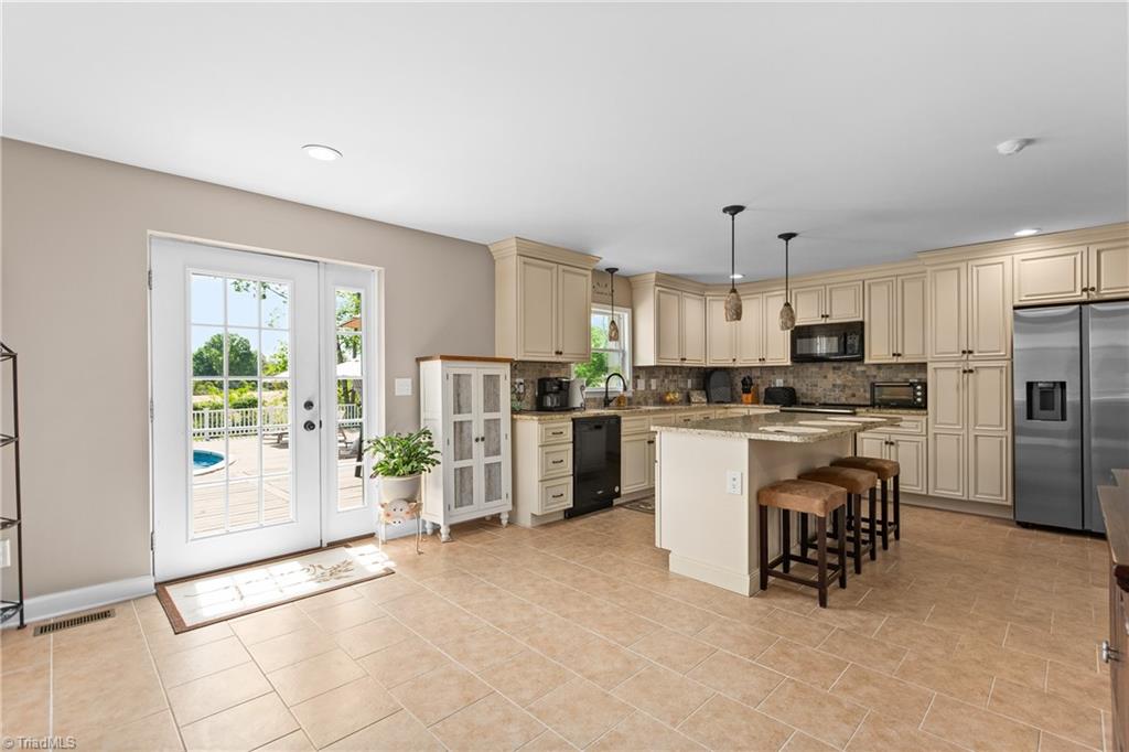 4015 North Main Street High Point, NC 27265 - Photo 17 of 45