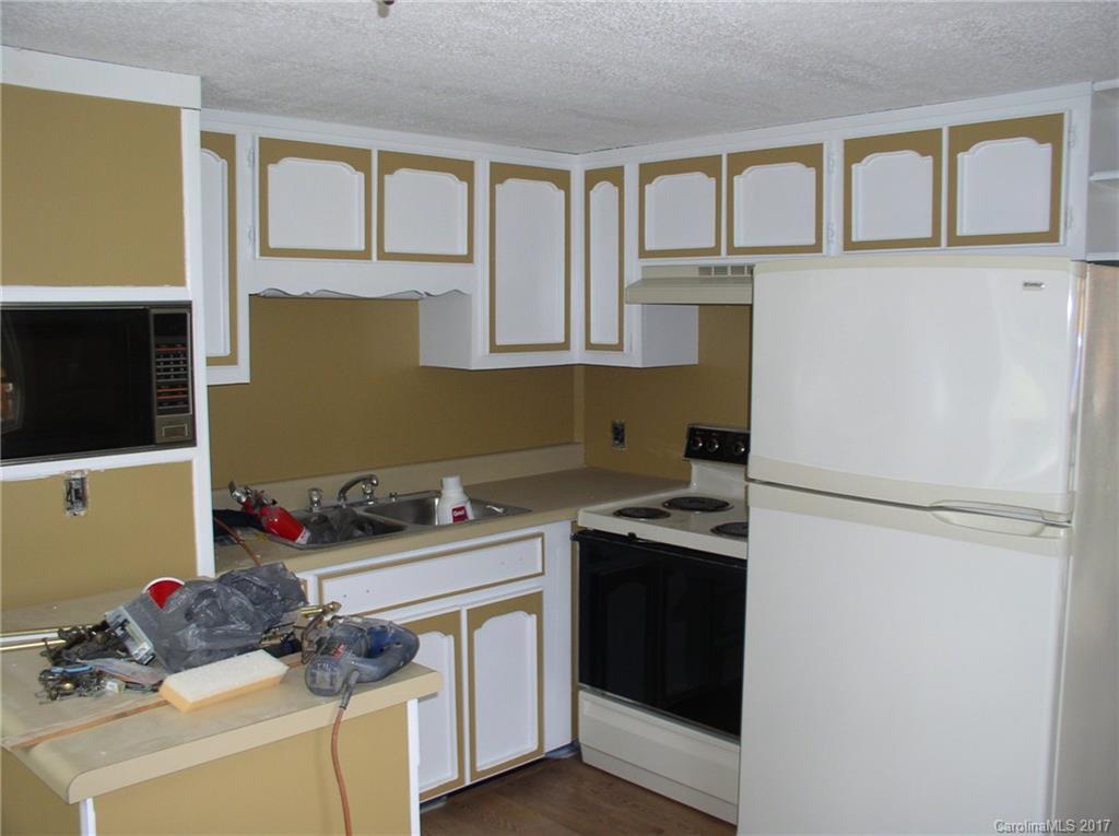 788 Riverview Road, Unit 2 Burnsville, NC 28714 - Photo 8 of 9 Gallery Image 8
