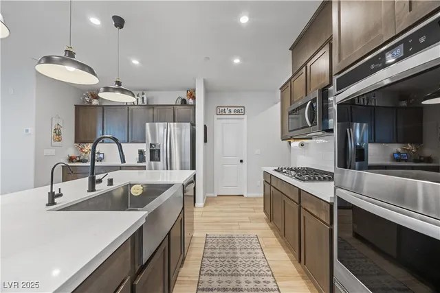 $549,999 | 10941 Oregano Avenue, Las Vegas, NV 89166