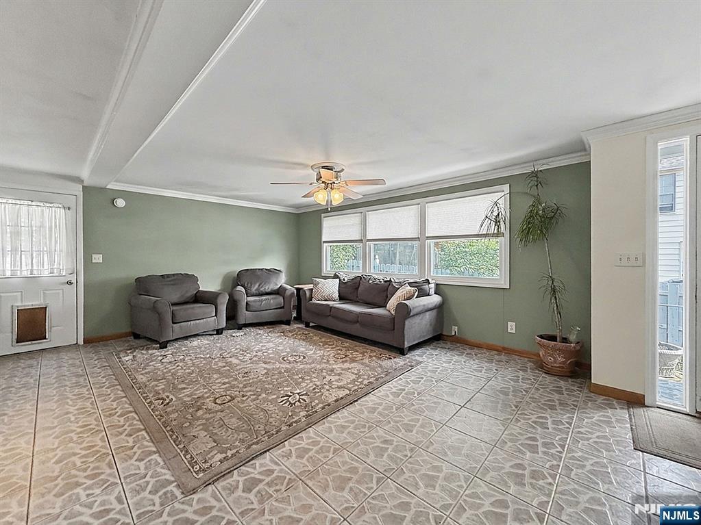 8 Martin Road Verona, NJ 07044 - Photo 4 of 30 Gallery Image 4