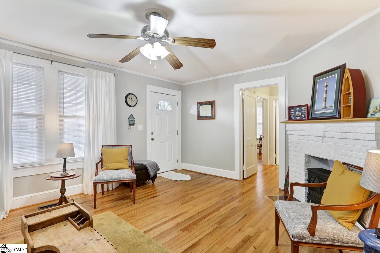 305 Perry Road Greenville, SC 29609 - Photo 8 of 25 Gallery Image 8