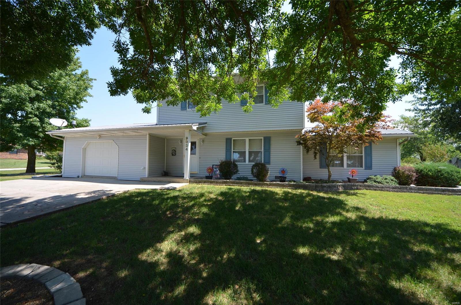 9034 Hawk Road Nashville, IL 62263 - Photo 2 of 28
