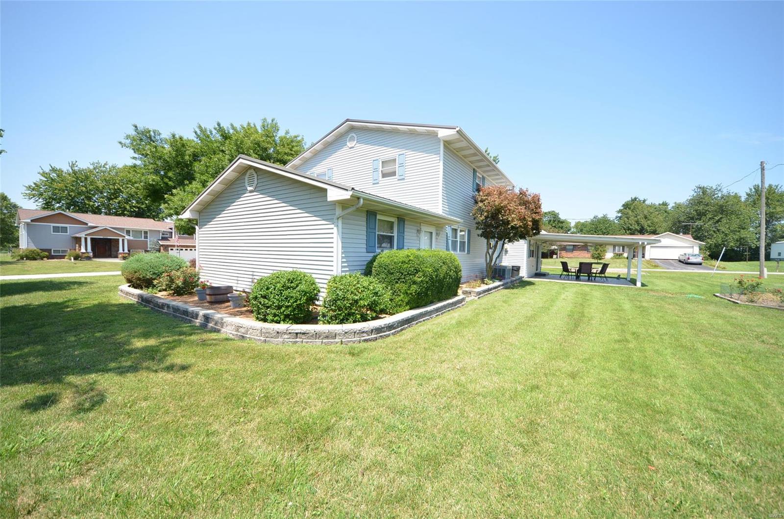 9034 Hawk Road Nashville, IL 62263 - Photo 7 of 28