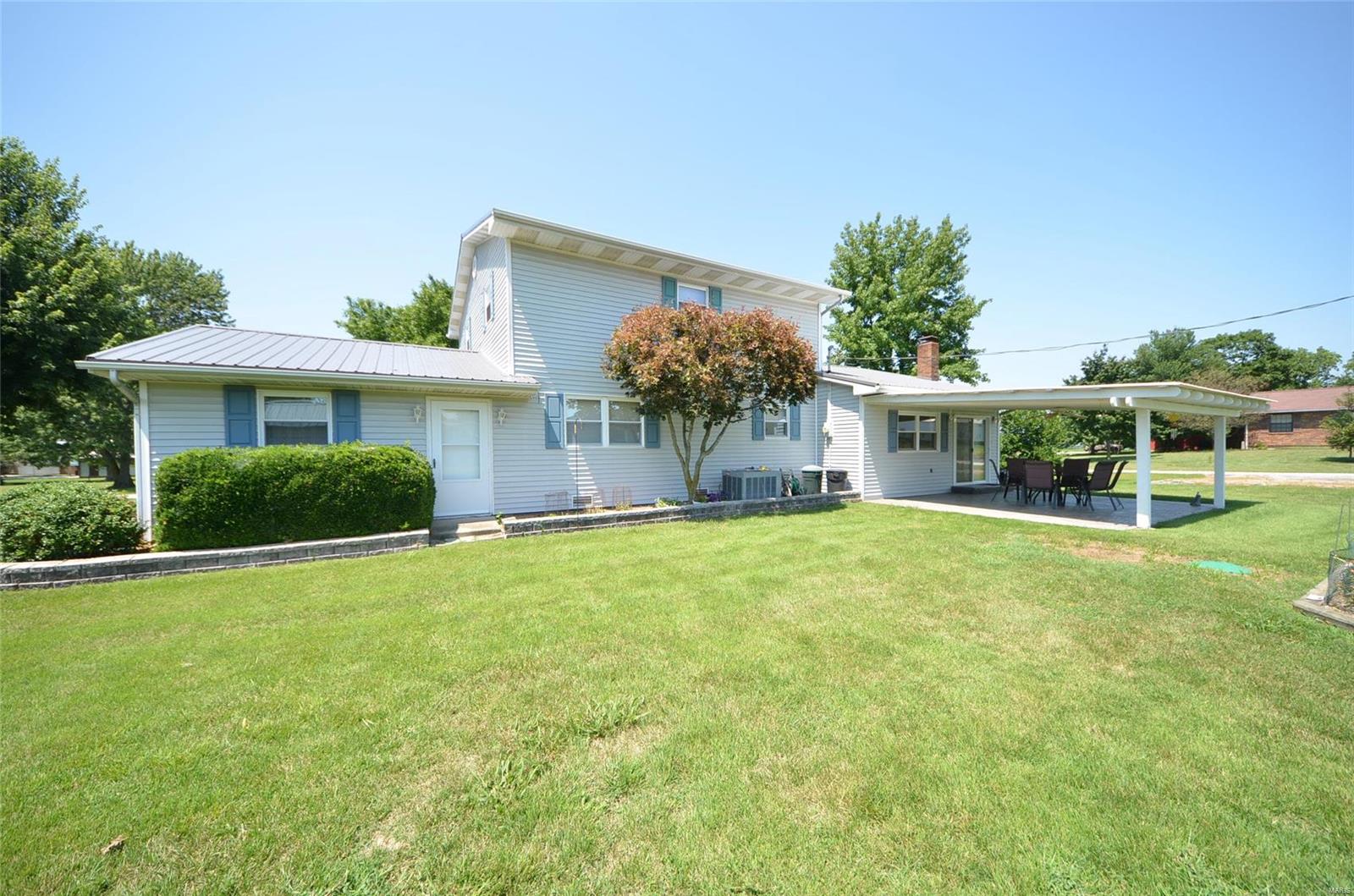9034 Hawk Road Nashville, IL 62263 - Photo 9 of 28