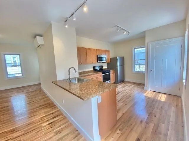 $469,900 | 30 Cherry Street, Unit B, Northampton, MA 01060