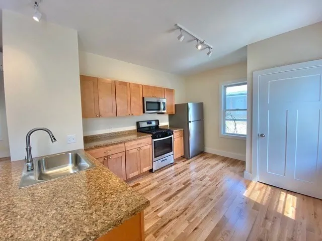 $469,900 | 30 Cherry Street, Unit B, Northampton, MA 01060