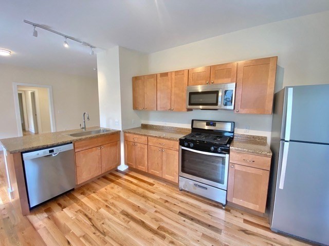 30 Cherry Street, Unit B Northampton, MA 01060 - Photo 7 of 28
